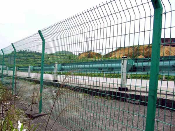 隔離栅 - 安平縣全昊金屬(shǔ)絲(sī)網制品有限公司圖片2