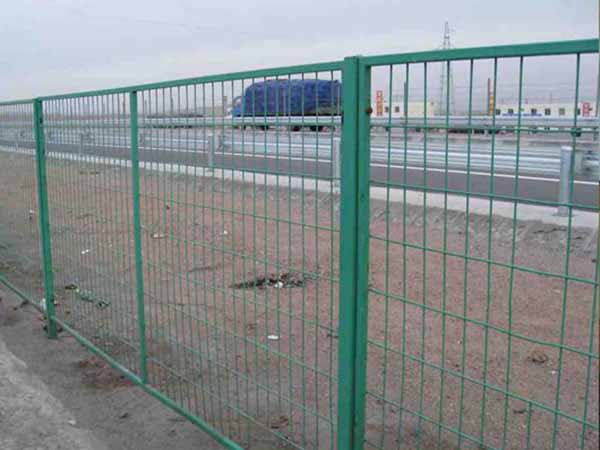 框架護欄網 - 安平縣全昊金屬(shǔ)絲(sī)網制品有限公司圖片4